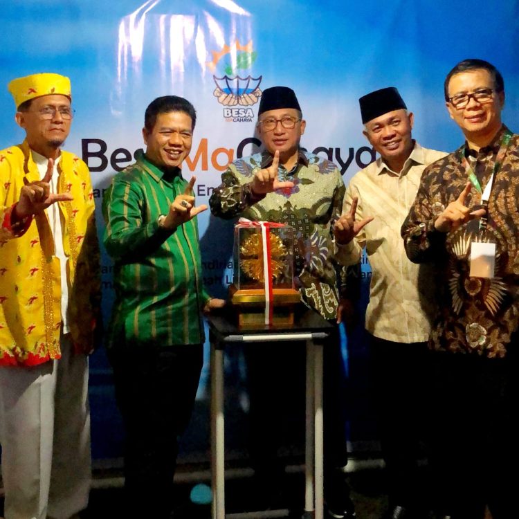 Zulkifli foto bersama