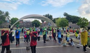 Senam bersama Muslimat NU Wilayah Malut